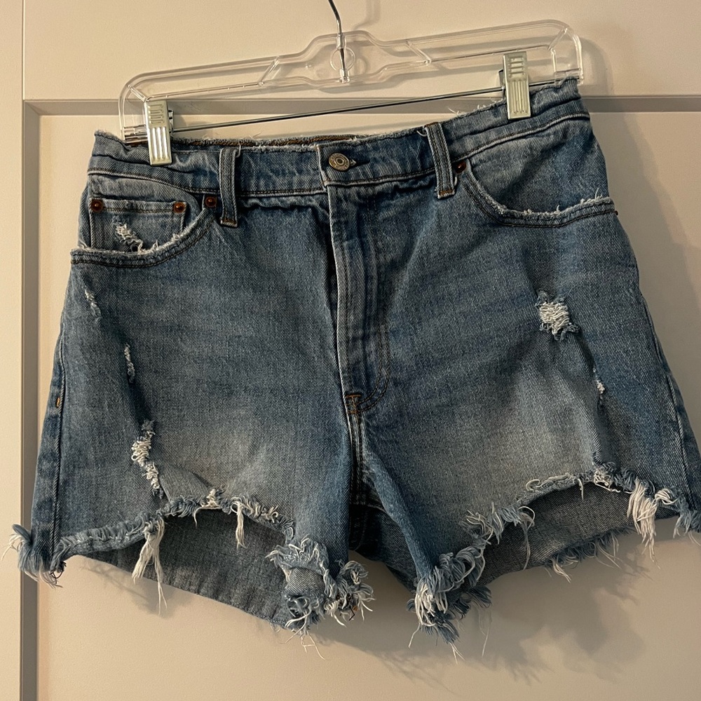 Abercrombie - The 4” Mom Short High Rise